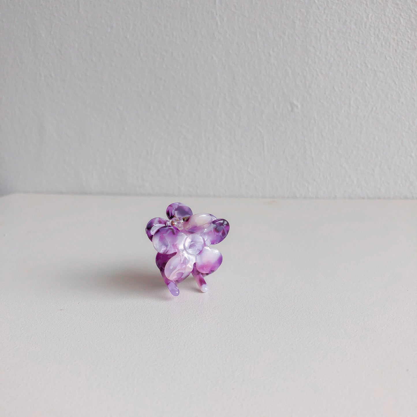 Amethyst Daisy Mini by Veronique
