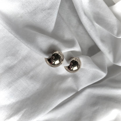 Ball Earrings in 925 Silver by Veronique