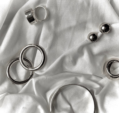 Ball Earrings in 925 Silver by Veronique